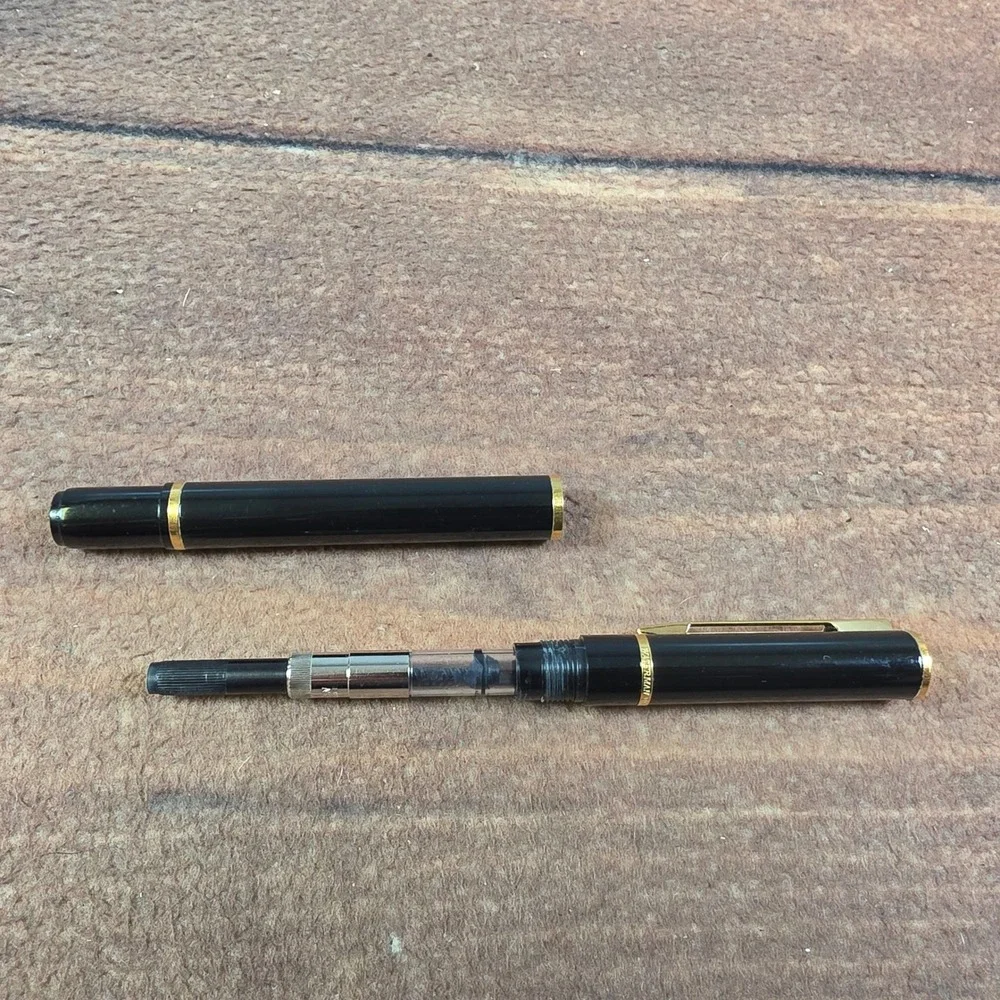 Waterman Fountain Pen Black Gold Good Fine Nib Paris France Boxed